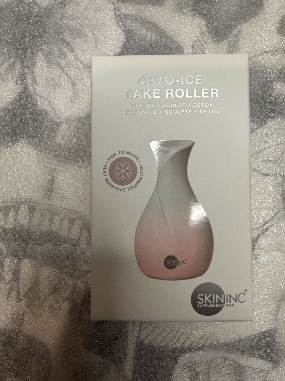 SKININC Cryo-Ice Sake Roller - Pink/White Facial Roller